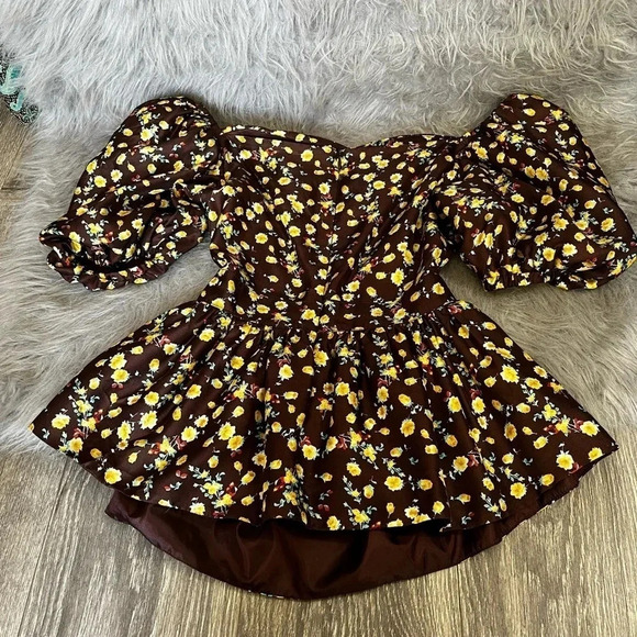 NWT AUTUMN ADEIGBO Bridgette Puff Sleeve Cut-Out Top size 4 - Picture 9 of 14